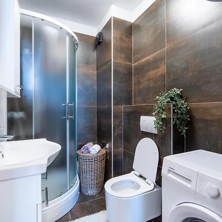 2 Bedroom Lovely In Задар
