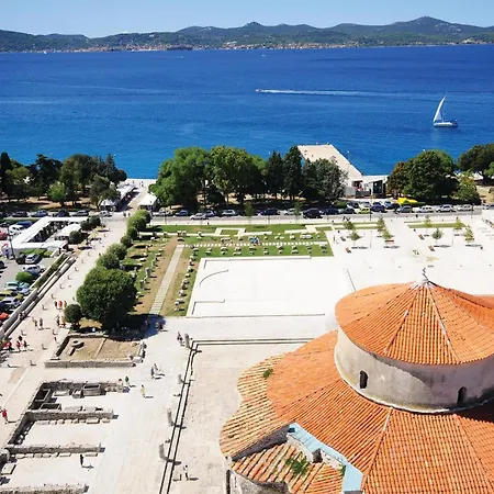 아파트 2 Bedroom Lovely Apartment In Zadar