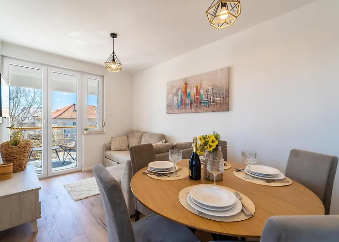 Cozy In With Wi-fi Apartment *